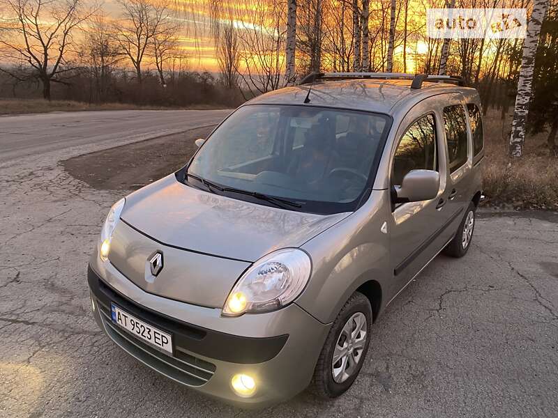 Минивэн Renault Kangoo 2010 в Черновцах