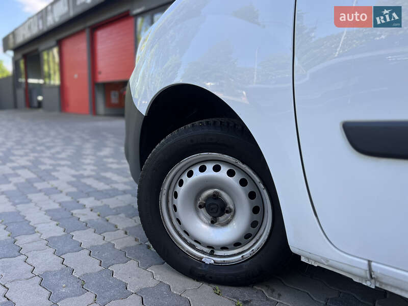 Вантажний фургон Renault Kangoo 2019 в Чернівцях