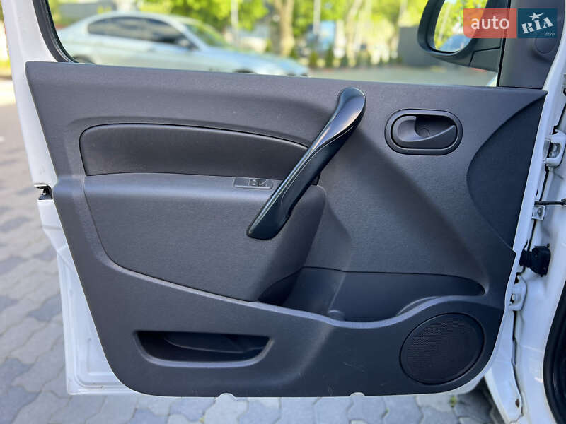 Вантажний фургон Renault Kangoo 2019 в Чернівцях