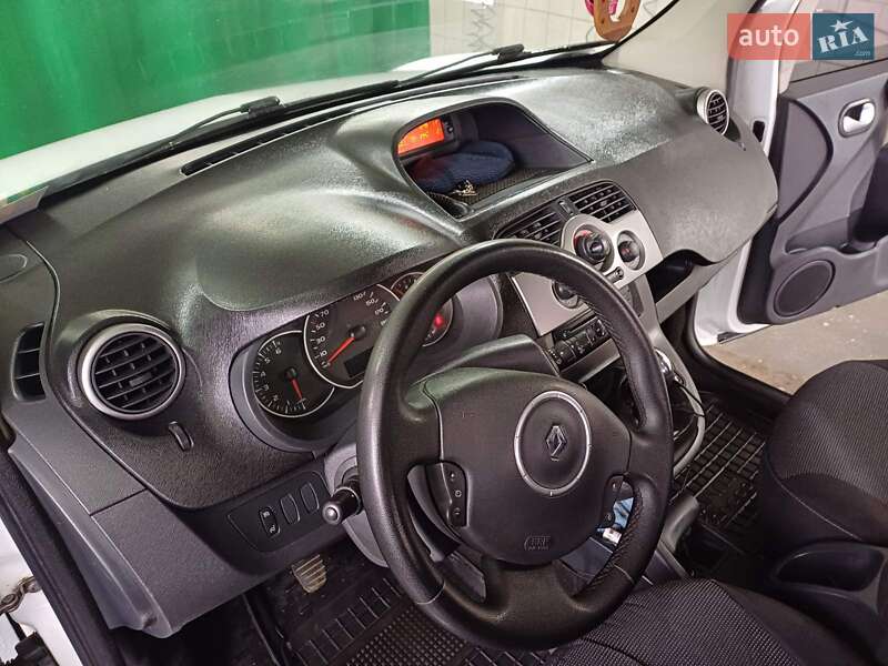 Минивэн Renault Kangoo 2011 в Кривом Роге