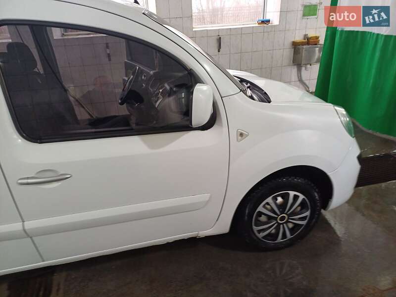 Минивэн Renault Kangoo 2011 в Кривом Роге