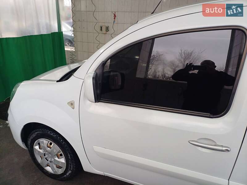 Минивэн Renault Kangoo 2011 в Кривом Роге