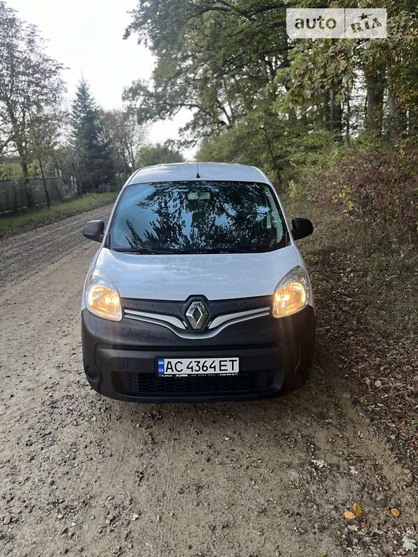 Вантажний фургон Renault Kangoo 2015 в Сторожинці