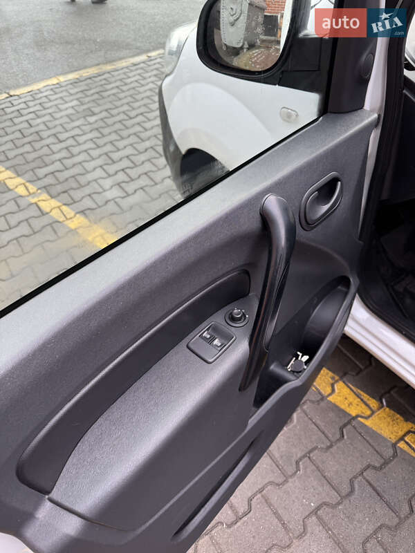 Грузовой фургон Renault Kangoo 2016 в Львове