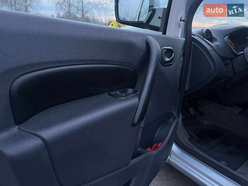 Мінівен Renault Kangoo 2009 в Сумах