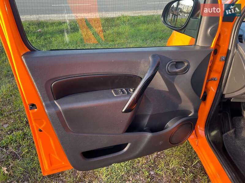 Мінівен Renault Kangoo 2017 в Чернівцях