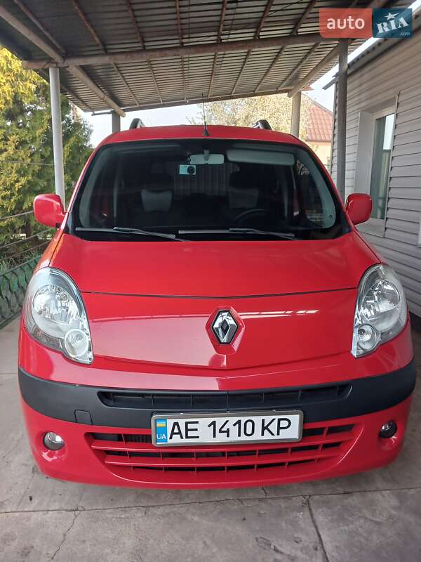 Минивэн Renault Kangoo 2012 в 
