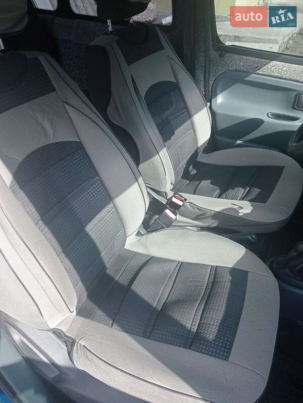 Минивэн Renault Kangoo 2001 в Николаеве