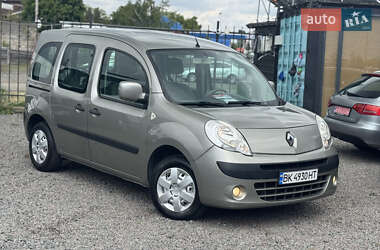 Минивэн Renault Kangoo 2010 в Сарнах