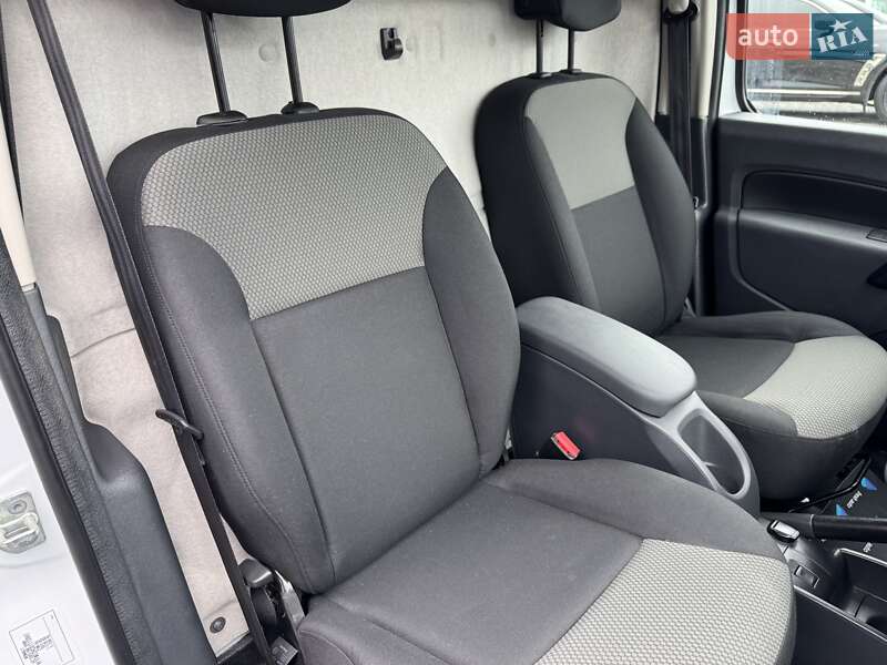 Грузовой фургон Renault Kangoo 2018 в 