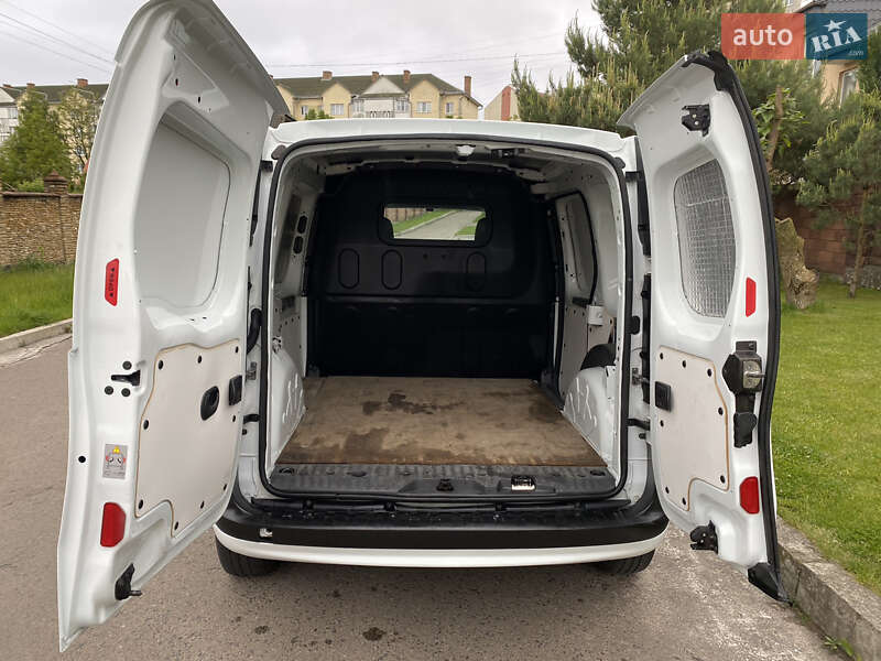 Грузовой фургон Renault Kangoo 2011 в Ровно