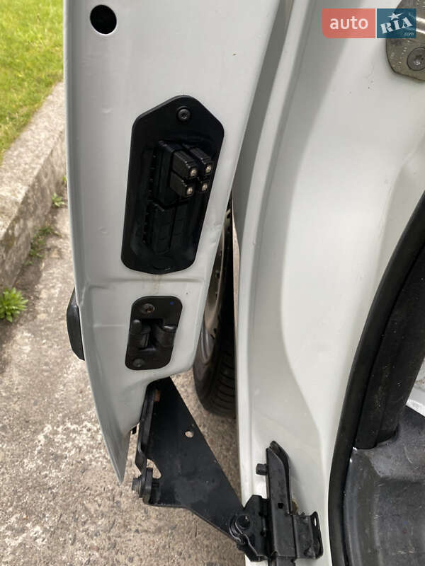 Грузовой фургон Renault Kangoo 2011 в Ровно
