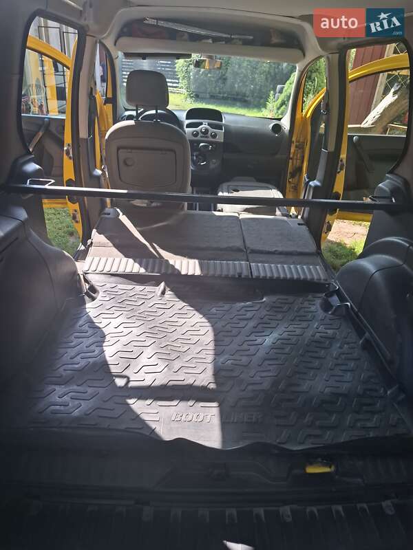 Минивэн Renault Kangoo 2015 в Ужгороде