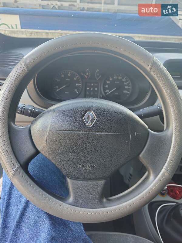 Минивэн Renault Kangoo 2004 в Ирклиеве