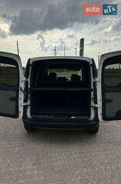 Минивэн Renault Kangoo 2015 в 
