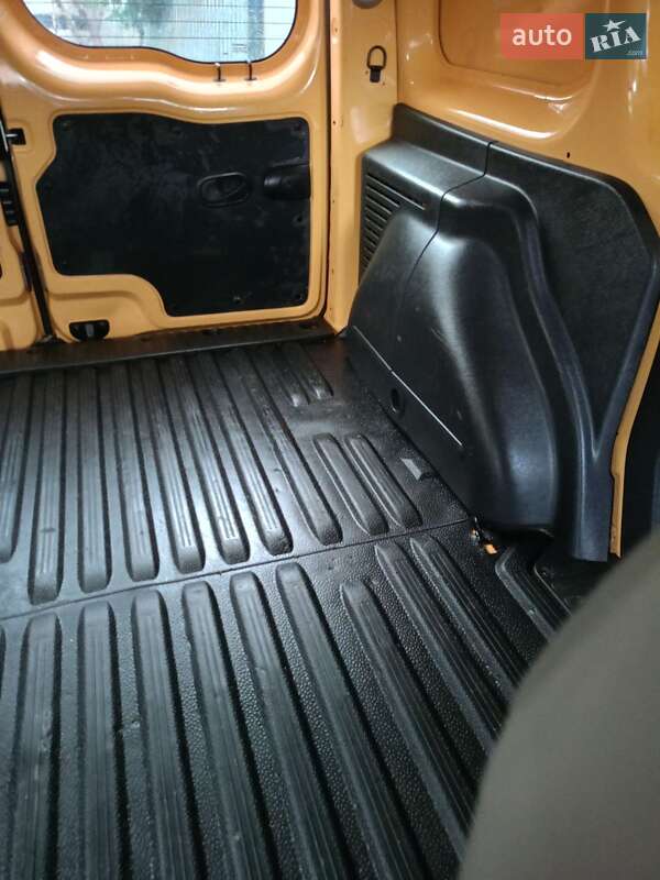 Вантажопасажирський фургон Renault Kangoo 2012 в Гадячі