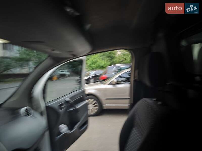 Вантажний фургон Renault Kangoo 2015 в Києві