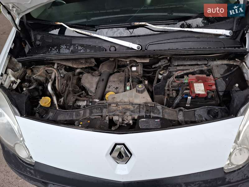 Минивэн Renault Kangoo 2012 в 