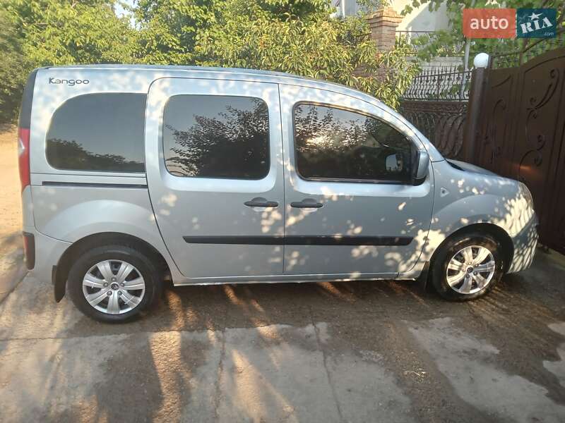 Минивэн Renault Kangoo 2011 в Херсоне