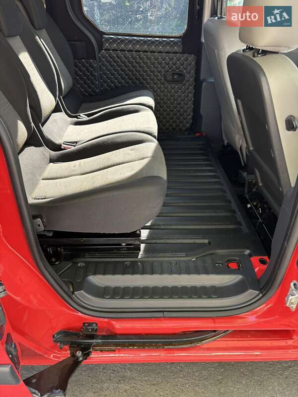 Минивэн Renault Kangoo 2015 в Золочеве