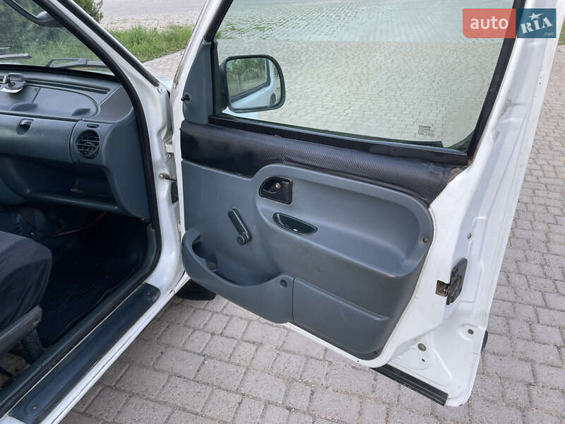 Минивэн Renault Kangoo 2000 в Кицмани