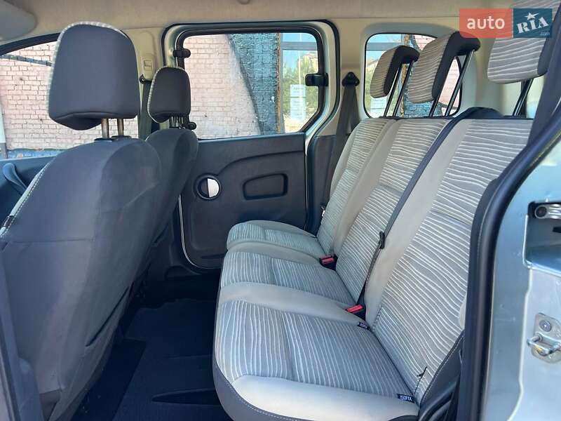 Минивэн Renault Kangoo 2011 в Луцке