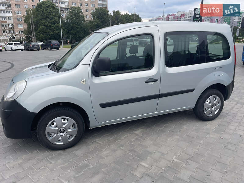 Минивэн Renault Kangoo 2010 в Луцке