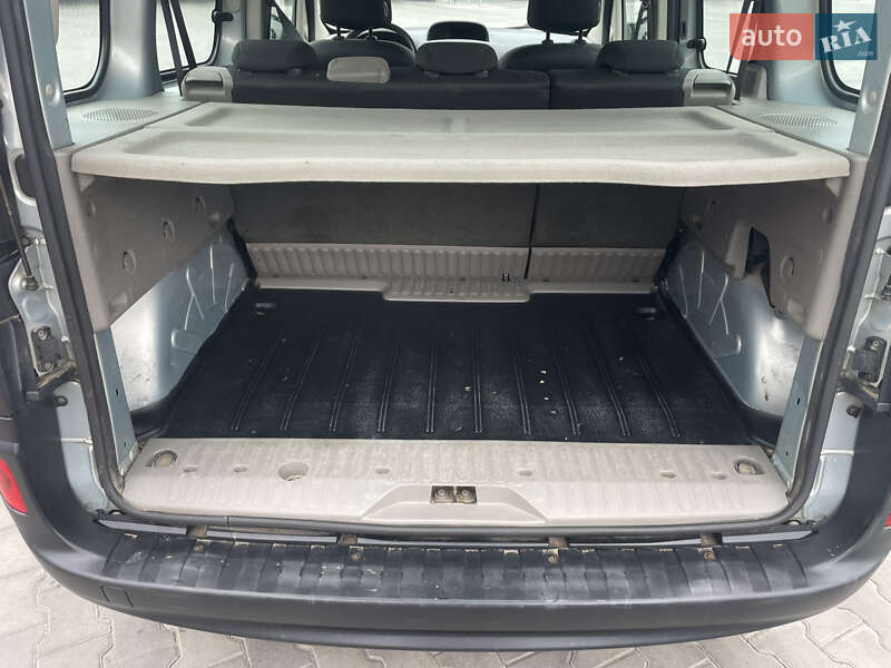 Минивэн Renault Kangoo 2010 в Луцке