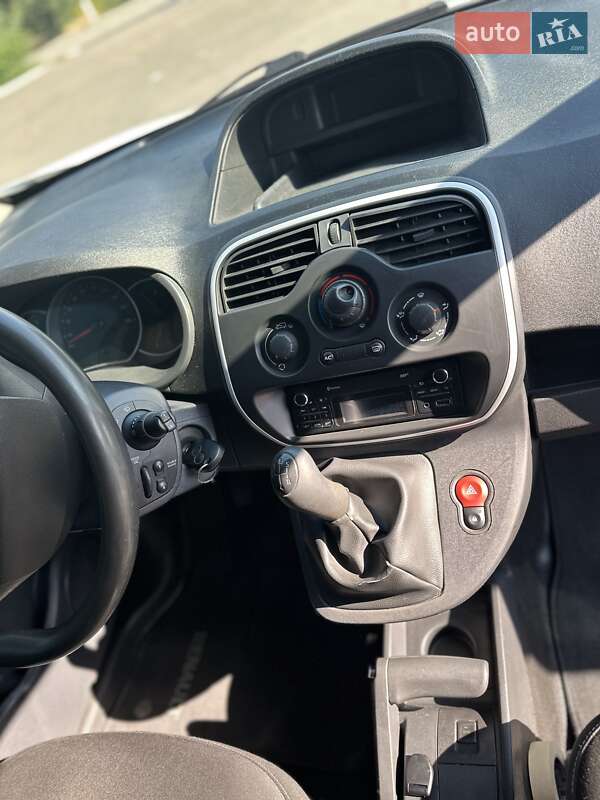 Грузовой фургон Renault Kangoo 2015 в Хороле фото 6 Грузовой фургон Renault Kangoo 2015 в Хороле