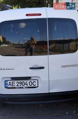 Минивэн Renault Kangoo 2015 в 