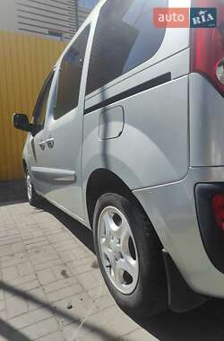 Минивэн Renault Kangoo 2012 в 