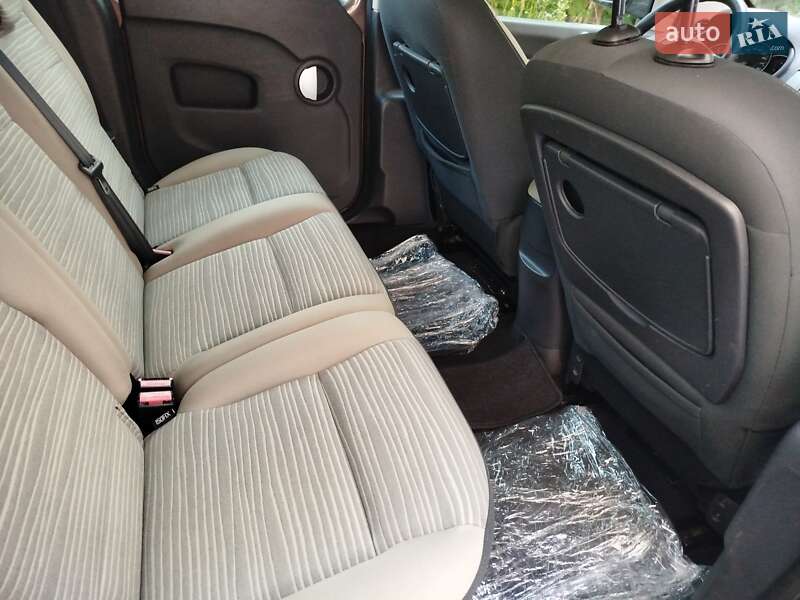 Минивэн Renault Kangoo 2011 в Ровно