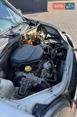 Грузовой фургон Renault Kangoo 2001 в 