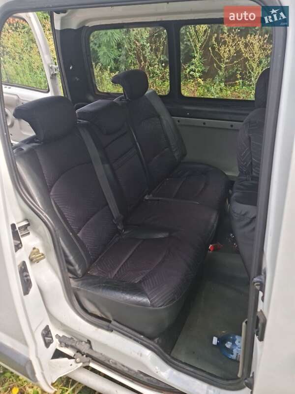 Минивэн Renault Kangoo 2004 в 