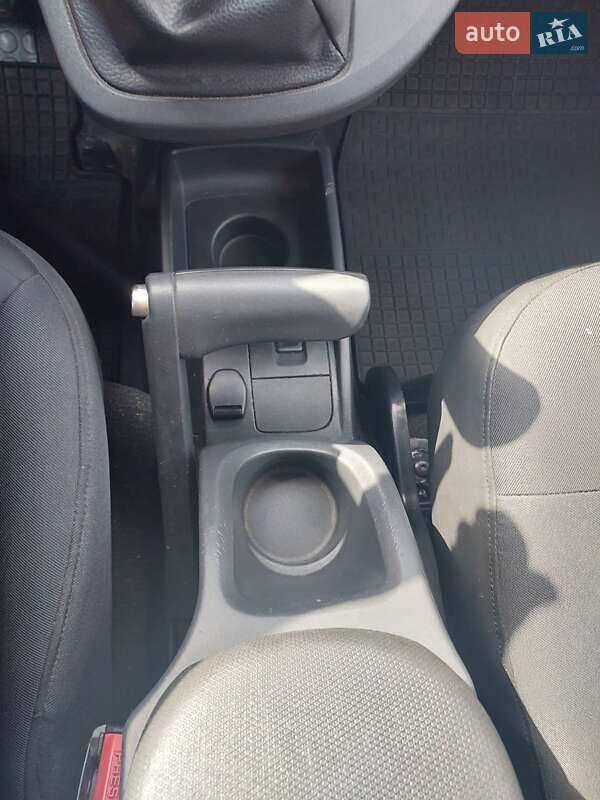 Грузовой фургон Renault Kangoo 2013 в Житомире фото 3 Грузовой фургон Renault Kangoo 2013 в Житомире
