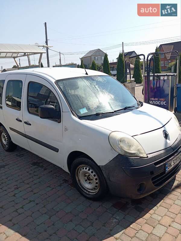 Минивэн Renault Kangoo 2008 в Сарнах
