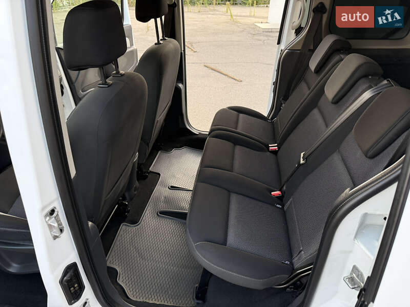 Минивэн Renault Kangoo 2015 в Днепре