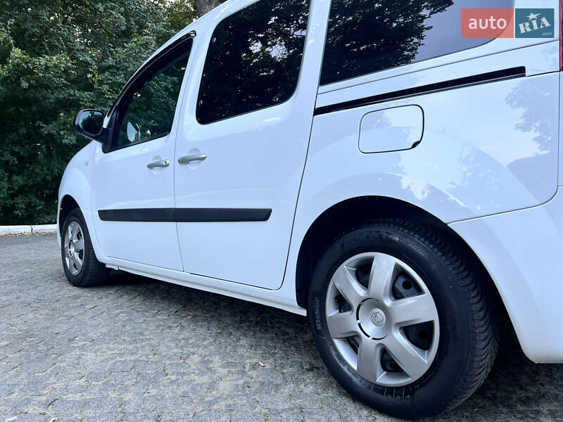Мінівен Renault Kangoo 2017 в Чернівцях