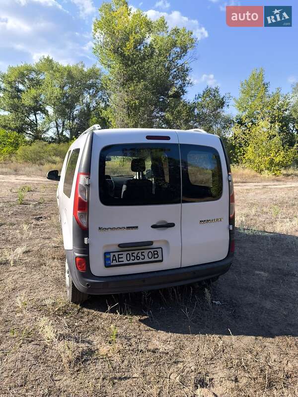 Вантажопасажирський фургон Renault Kangoo 2016 в Дніпрі