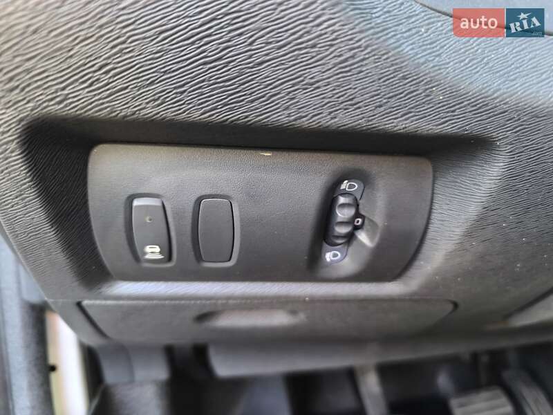 Вантажопасажирський фургон Renault Kangoo 2016 в Дніпрі