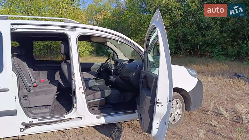 Вантажопасажирський фургон Renault Kangoo 2016 в Дніпрі