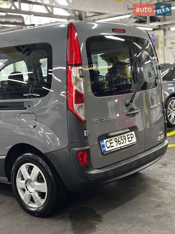 Мінівен Renault Kangoo 2015 в Чернівцях