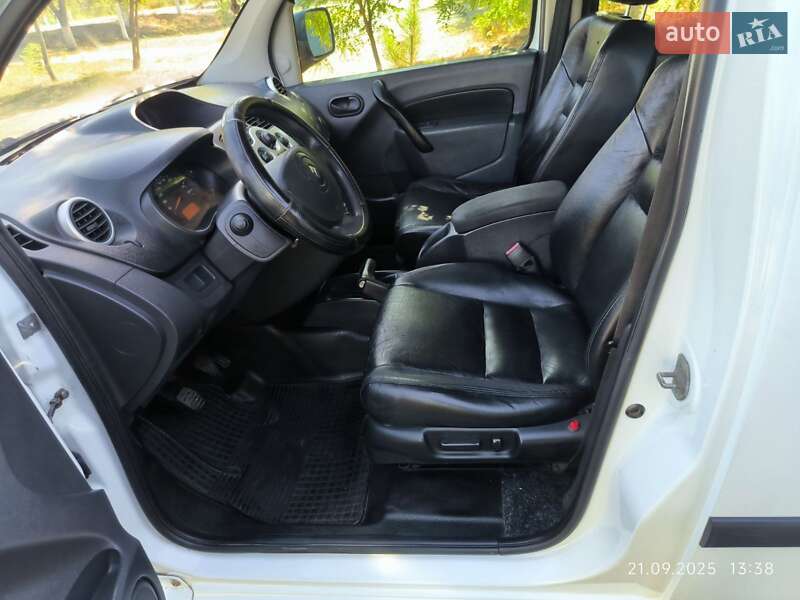 Мінівен Renault Kangoo 2011 в Сараті фото 12 Мінівен Renault Kangoo 2011 в Сараті
