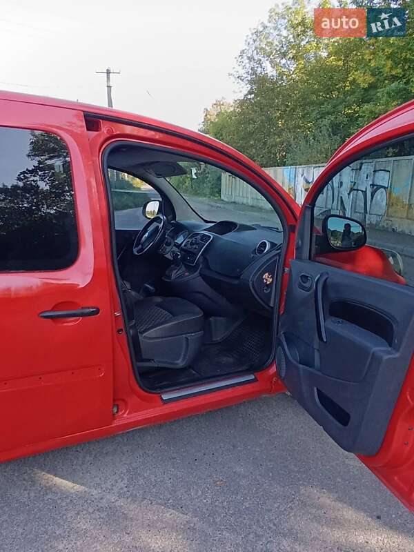Грузопассажирский фургон Renault Kangoo 2015 в Львове