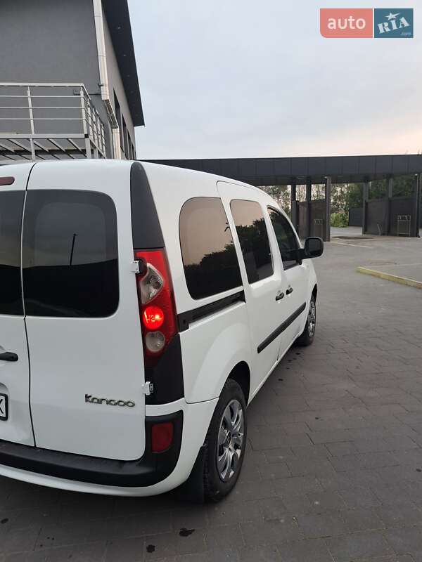 Минивэн Renault Kangoo 2009 в Перегинском