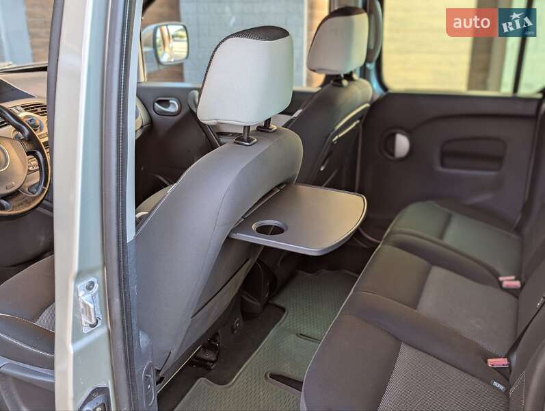 Минивэн Renault Kangoo 2011 в Ивано-Франковске