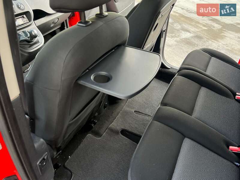 Минивэн Renault Kangoo 2015 в Киеве