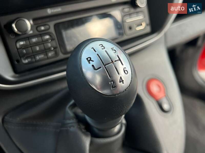 Минивэн Renault Kangoo 2015 в Киеве