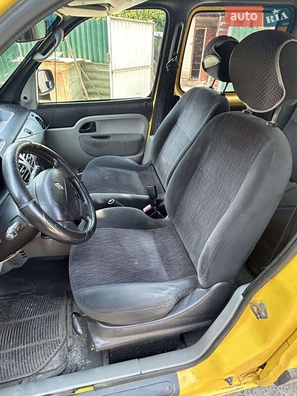 Минивэн Renault Kangoo 2003 в Бобровице