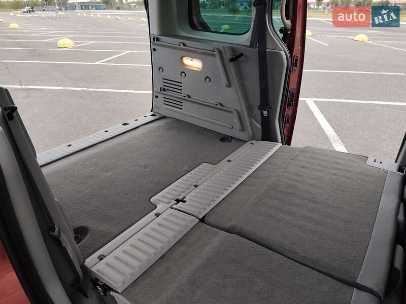 Минивэн Renault Kangoo 2010 в Киеве